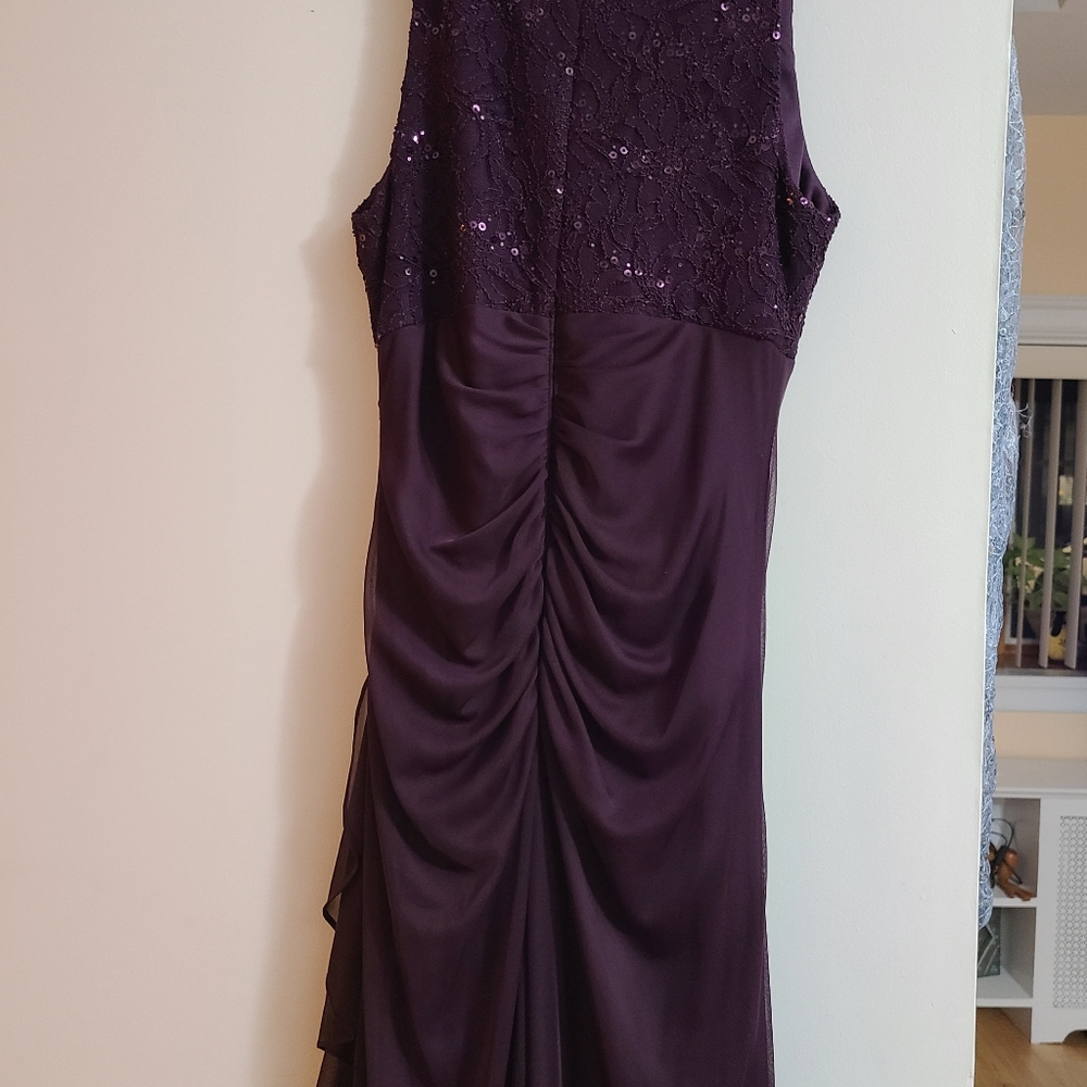 Dress - Picture 2 of 3
